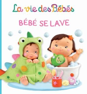 La vie des bébés : Bébé se lave
